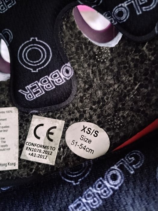 Комплект шлем и наколенники