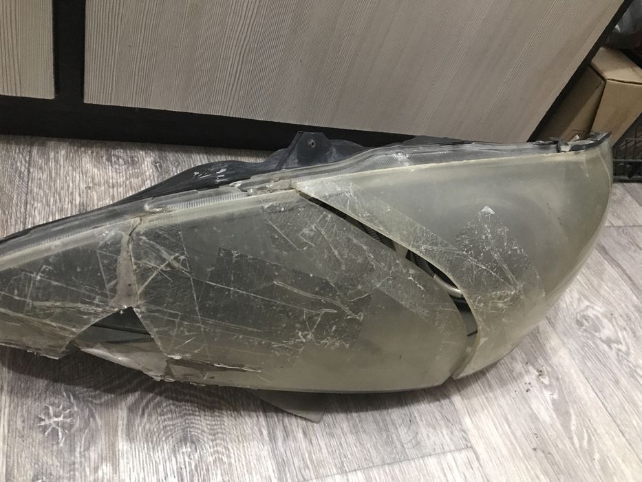 Продам фара на камри