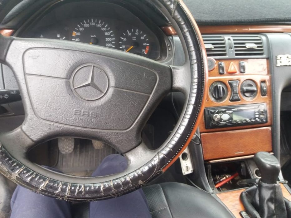 Продам автомашину М210