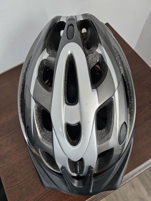 Casca carbon biciclist