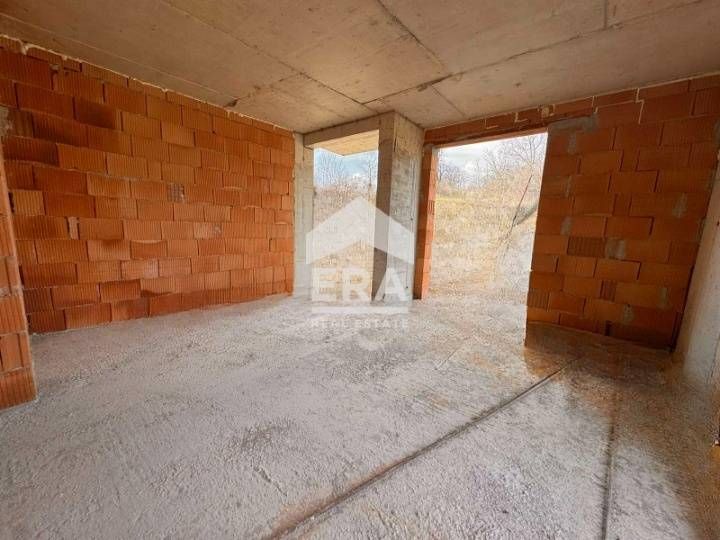 Продава се Двустаен апартамент в Варна, Изгрев - 75 кв.м за 836 €/кв.м - Снимка #3