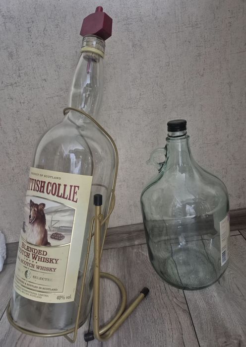 Бутылка от виски , большая.