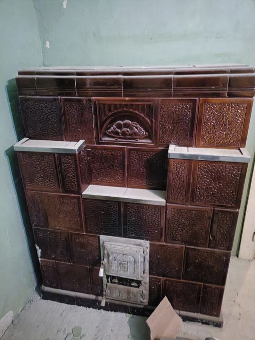 Vând 2 sobă teracotă  stare bună 200 ron / bucata.Preț negociabil