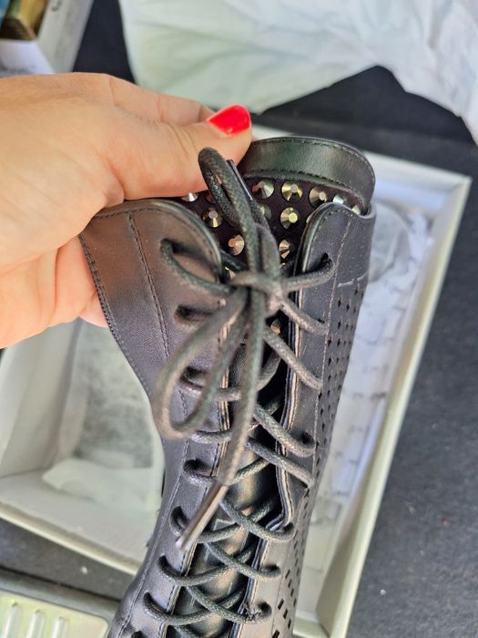 Елегантни обувки  нови