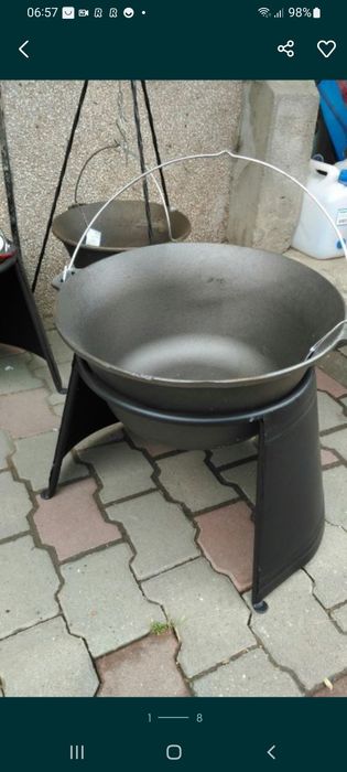 Ceaun fontă pură 10,8 L cu trepied din fier forjat Promo 139 Lei