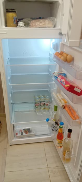 Хладилник с камера