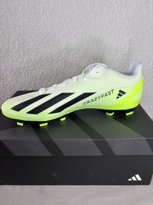 Ghete fotbal Adidas marimea 44, noi in cutie
