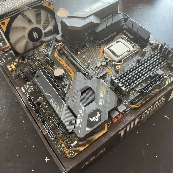Продам в комлекте: cpu i5 9600k, mb. asus tuf gaming z390, 16gb ram