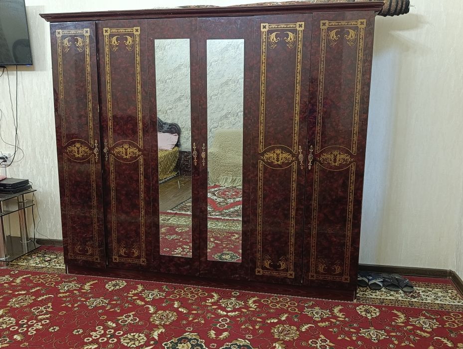 Продается спальня гарнитур