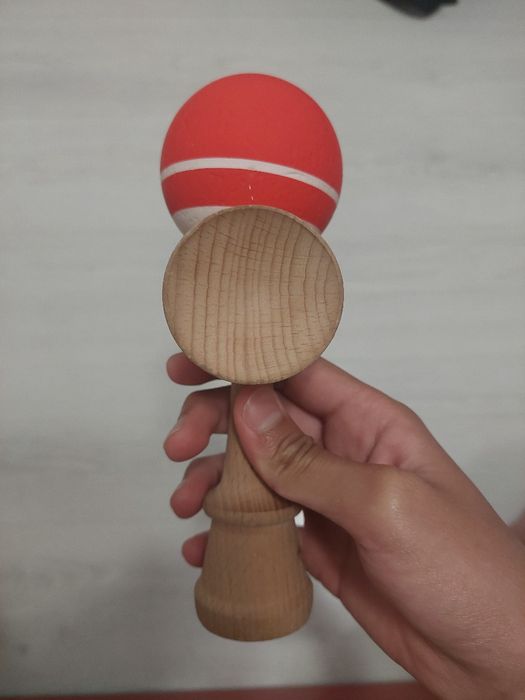 Broken Shape Tracker Roșu