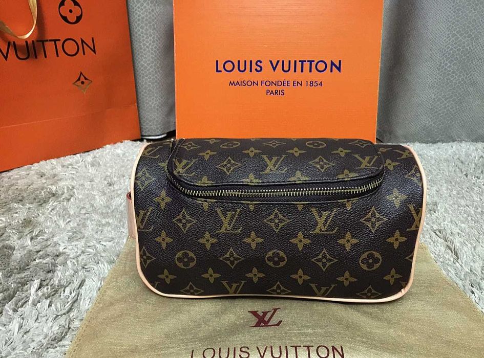 [Premium] Borseta/toiletry bag/geanta cosmetice Louis Vuitton Monogram