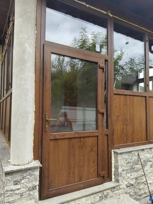 Uși și geamuri termopan