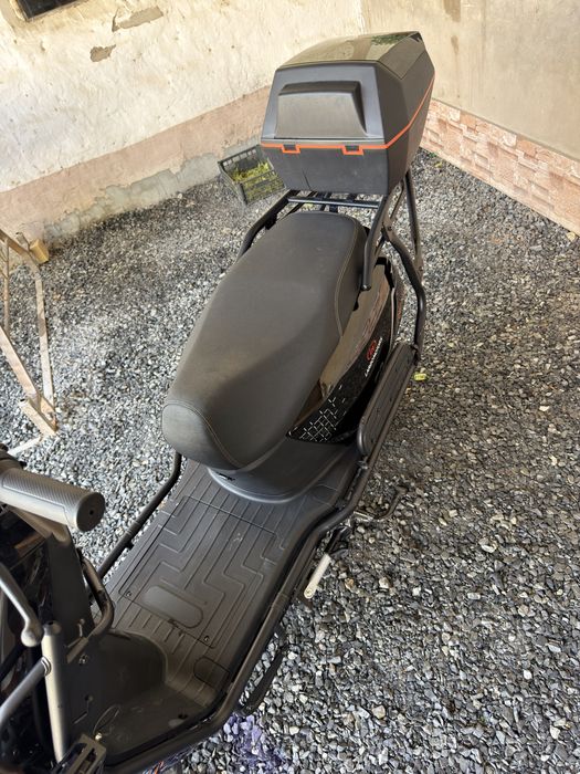 Skuter elektroni