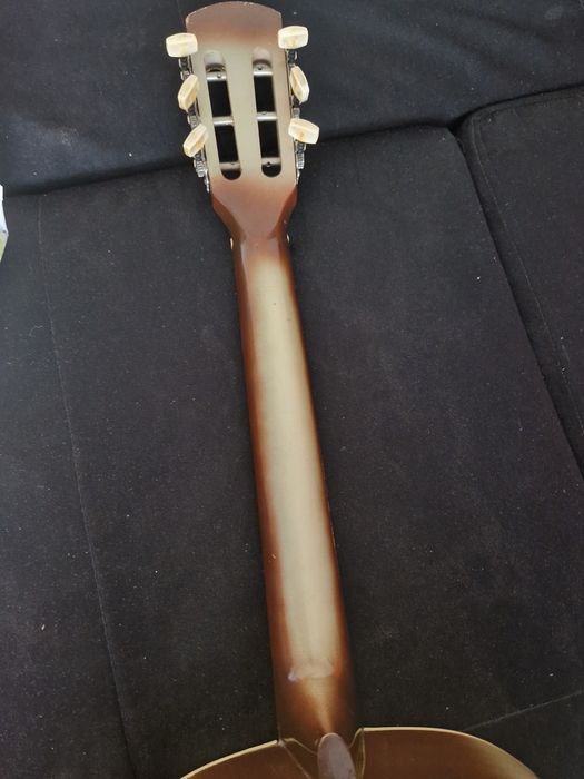 Българска китара Кремона