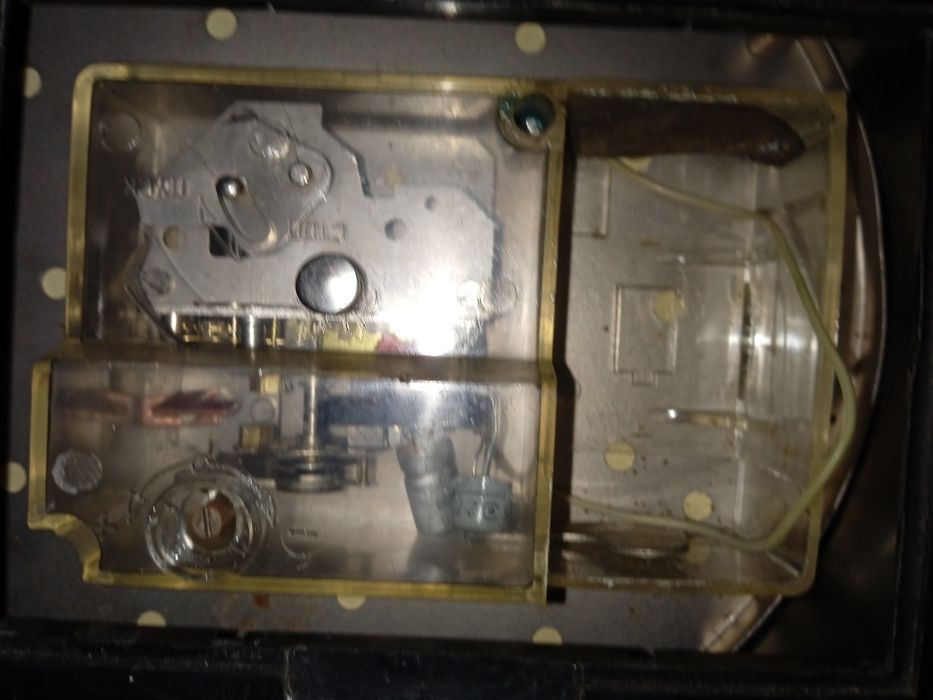 Часы настенные  ЯНТАРЬ СССР