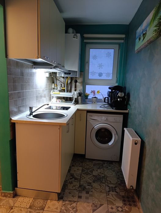 Inchiriez apartament cu 3 camere, decomandat, Dambul Pietros