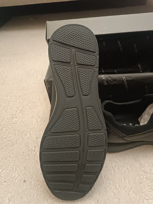 Срочно продам Кожаные Красовский