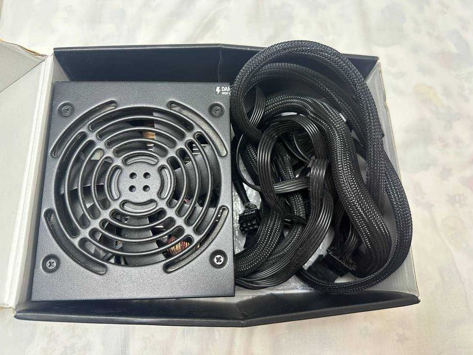 Блок питания Corsair CV550