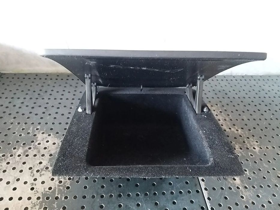 Sertar bord vw touran 1t 31536000a 1t1857921b