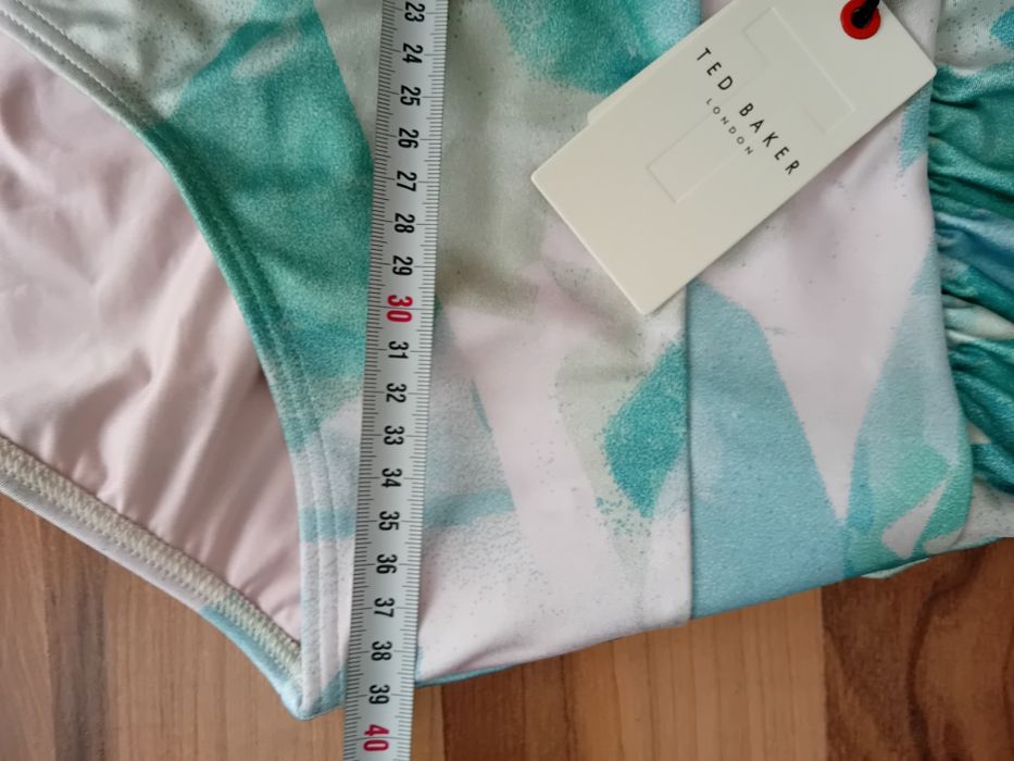 Ted Baker нов бански