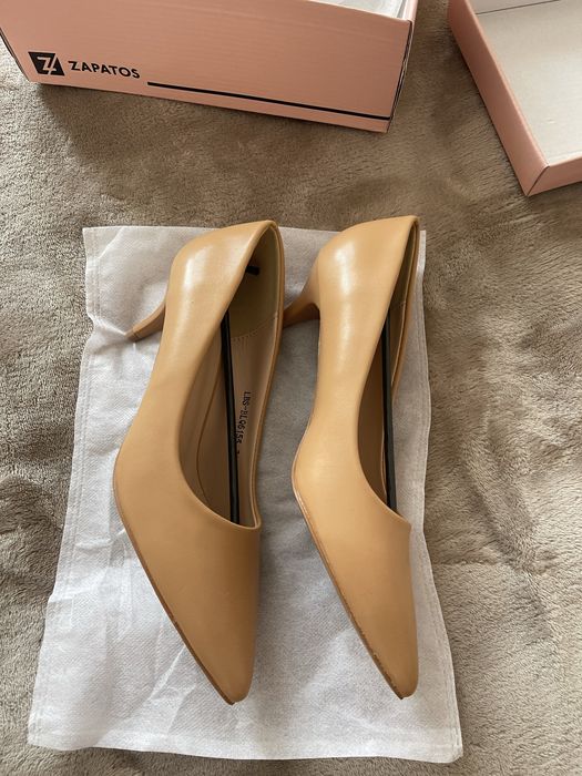 Pantofi noi marimea 38