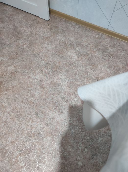 Продам ленолеум в хорошем состоянии