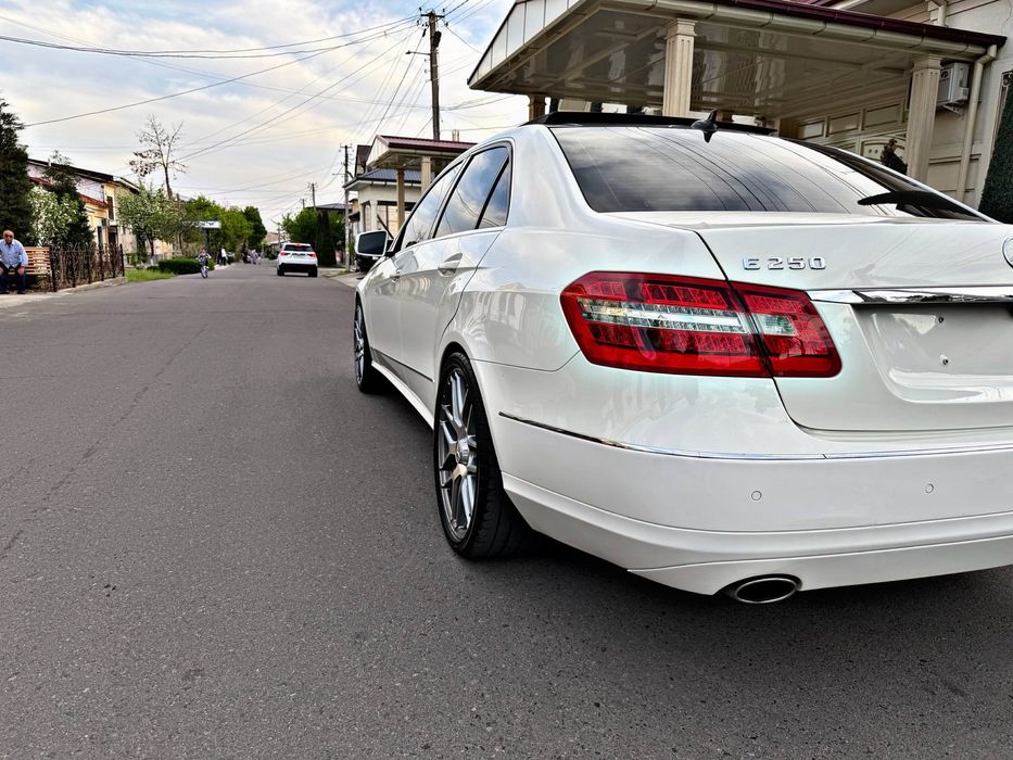 Mersedes W212 QAYTA JIXOZ EMASS!!! 2011Состаяние Идеално Пробег 182000