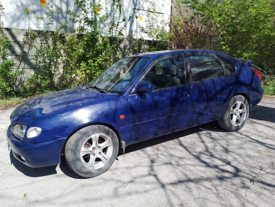 Продавам Тойота Королла.