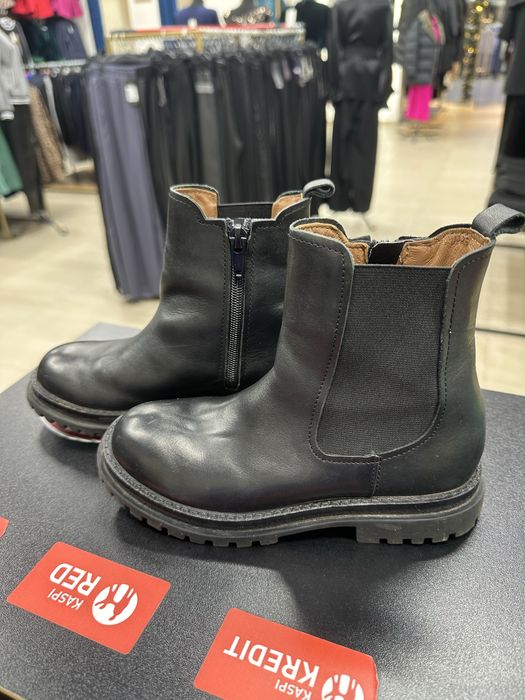 Продам детские батинки zara 31 размер