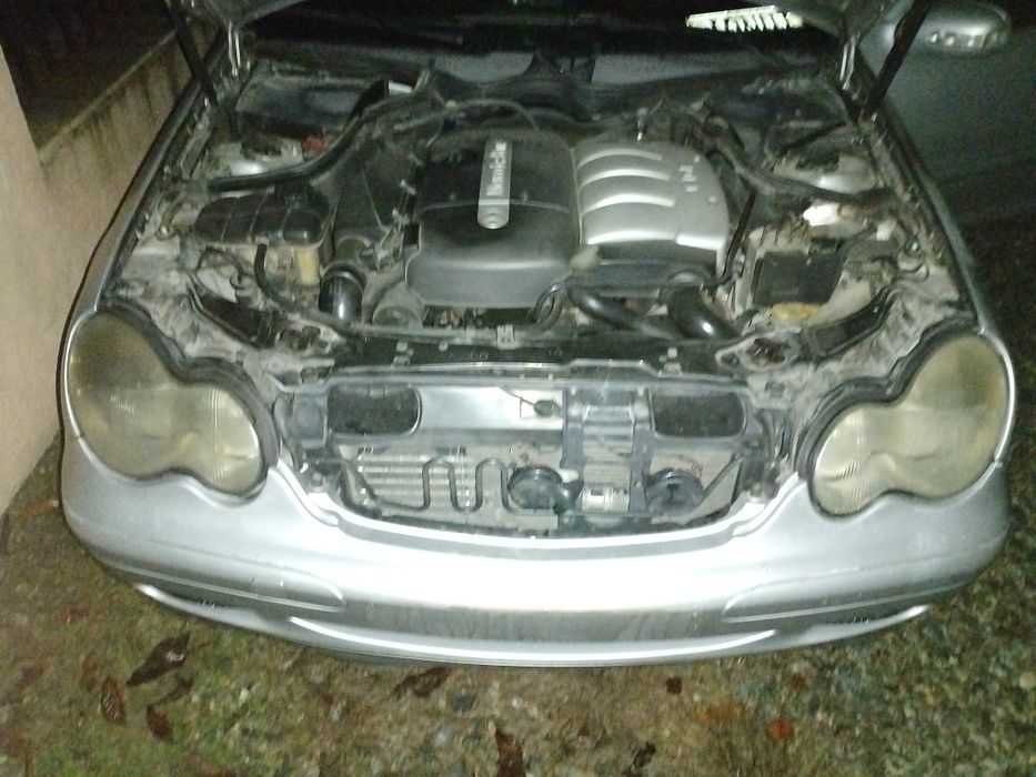 Carlig haion turbo injector capota bara usa utie motor mercedes c200 A