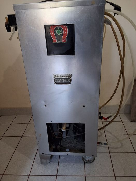 Продавам хладилен автомат - колддрринг с 4 канала