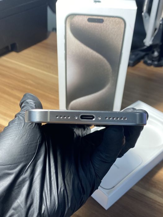 iPhone 15 Pro Max • 512 GB • Natural Titanium