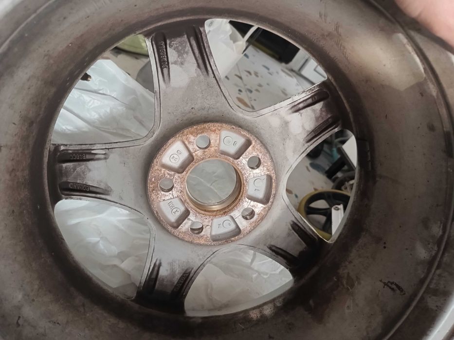 Продавам алуминиеви джанти.