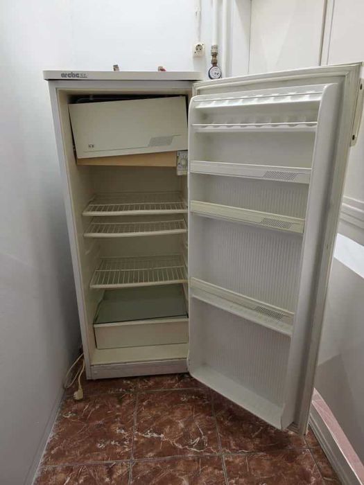 Vand Frigider Artic functional