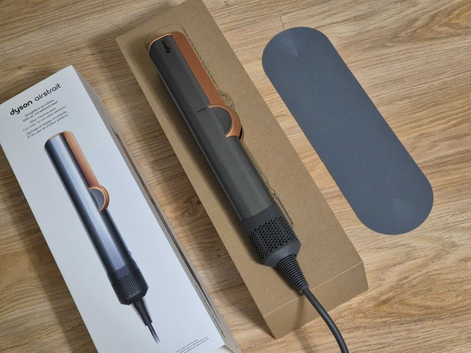 Продам Dyson Airstrait утюг-фен