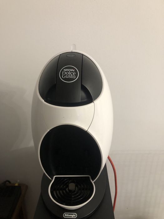Кафе машина DeLonghi Nescafе Dolce Gusto