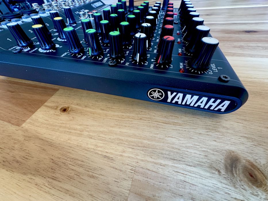 Yamaha MG -10 X