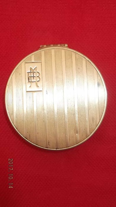 Пудриера на Mignot Boucher Paris, за ценители