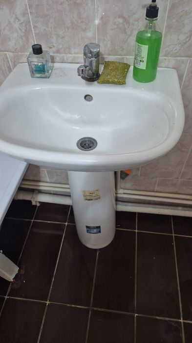 Продам раковину в ванную