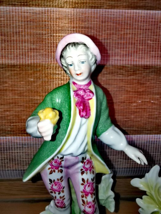 Антикварна фигура на мъж Майсен порцелан колекционерска статуетка 100г