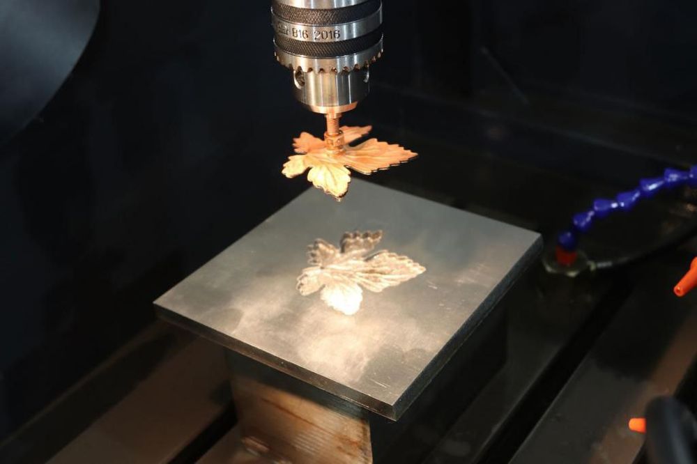 Эризионни прожиг лазер Ровер штамповка термопласт маркировка  услуги