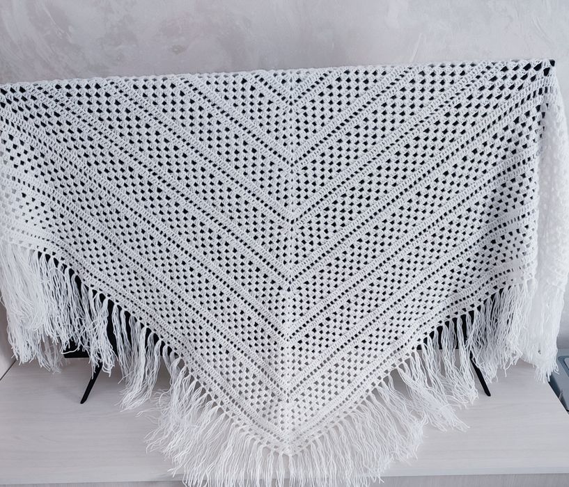 Шаль , ручная работа в наличии.