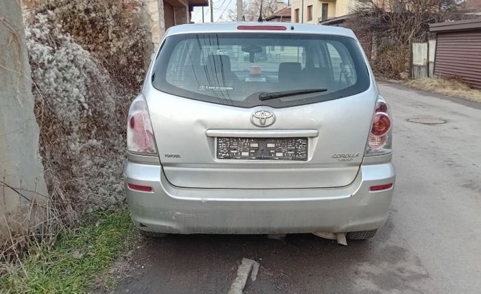 Toyota corolla verso 2.0 d4d 116 к с на части