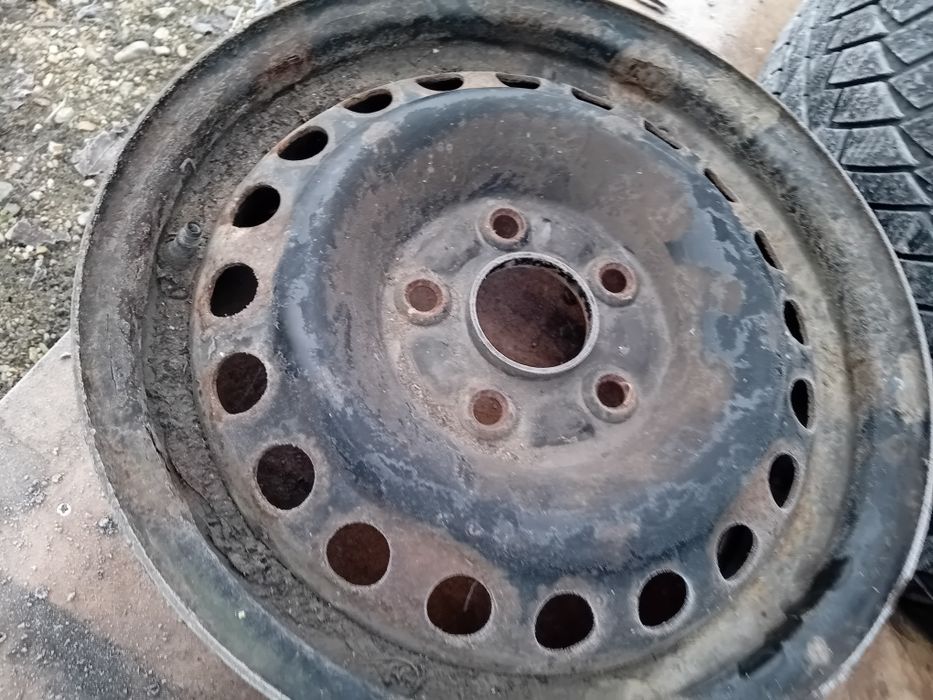 Vând set 4 jante R 15 renault nu au defecte