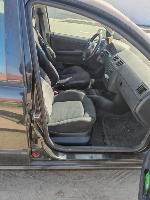 Vând Skoda Fabia 1.4