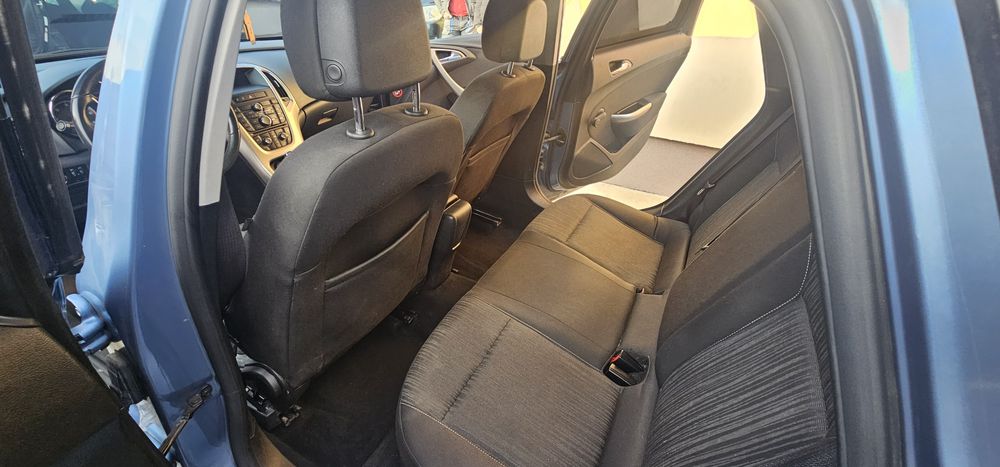 Opel Astra J Active/1.7 CDTI Ecoflex 6+1 trepte/An 2014 Euro 5