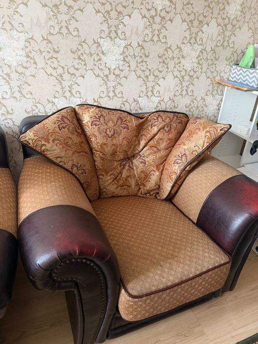 Продам диван и два кресло