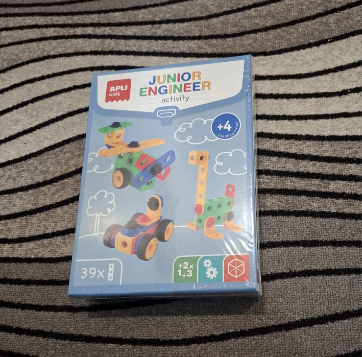 Конструктор, Фигури Tron Legacy и Hero 108