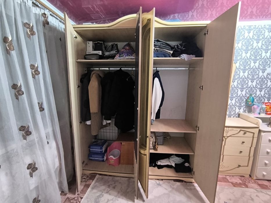 Спальный шкаф хорошое состояние