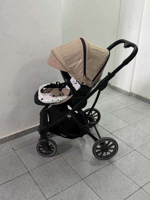 Продам коляска легкая есть чехол для и матрас